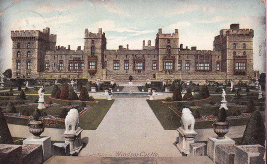 Postcard - East Terrace, Windsor Castle, Windsor, Berkshire, England - Printed - Posted