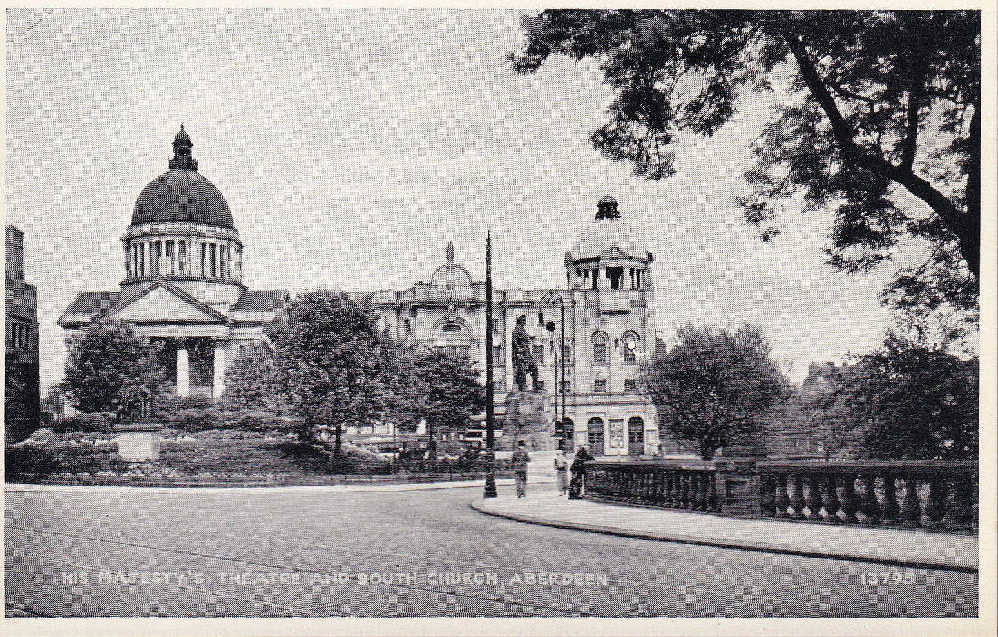 Postcard - His Majesty's Theatre and South Church, Aberdeen, Aberdeenshire, Scotland - Printed - Unposted