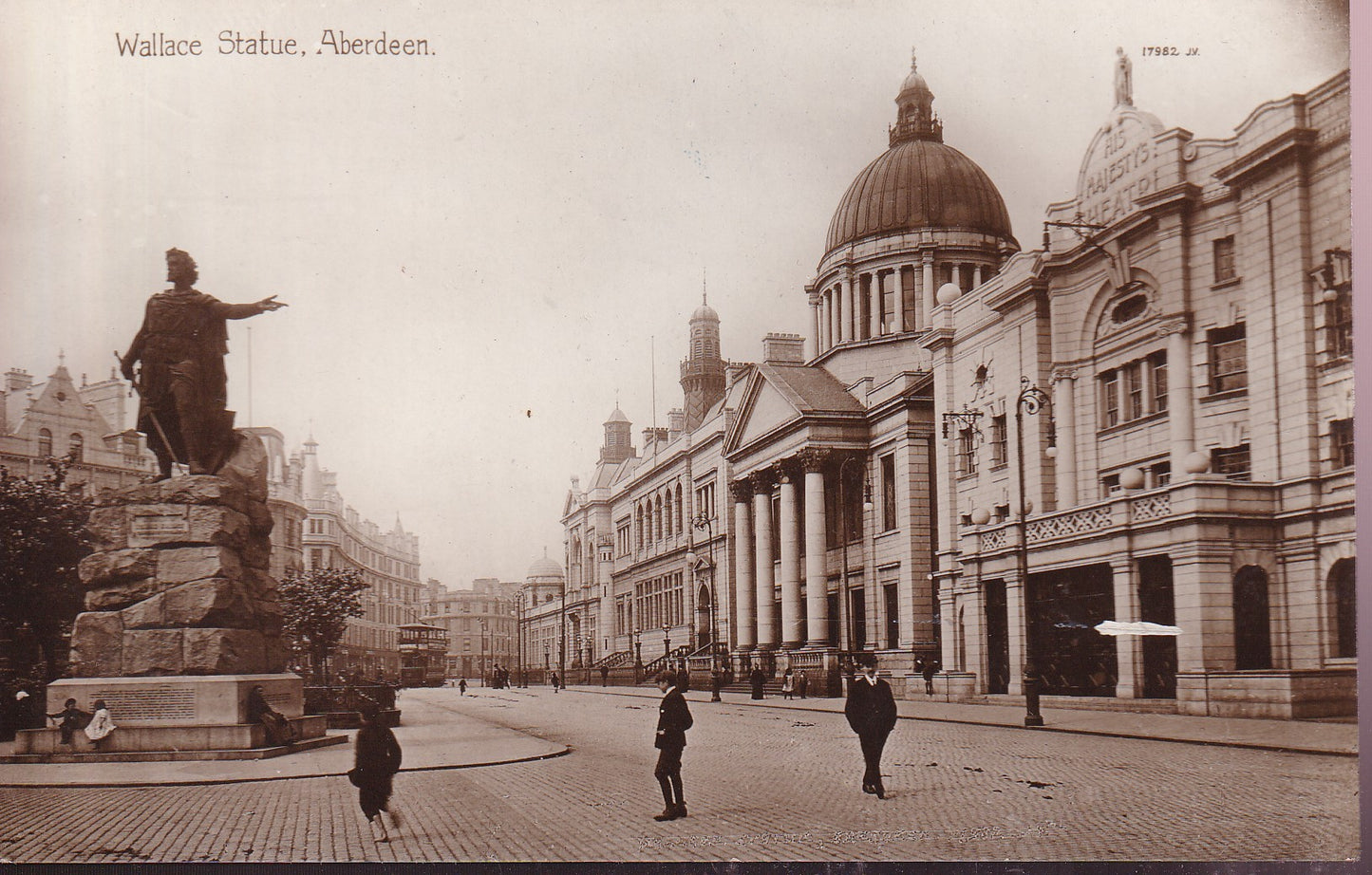 Postcard - Wallace Statue, Aberdeen, Aberdeenshire, Scotland - RPPC - Unposted