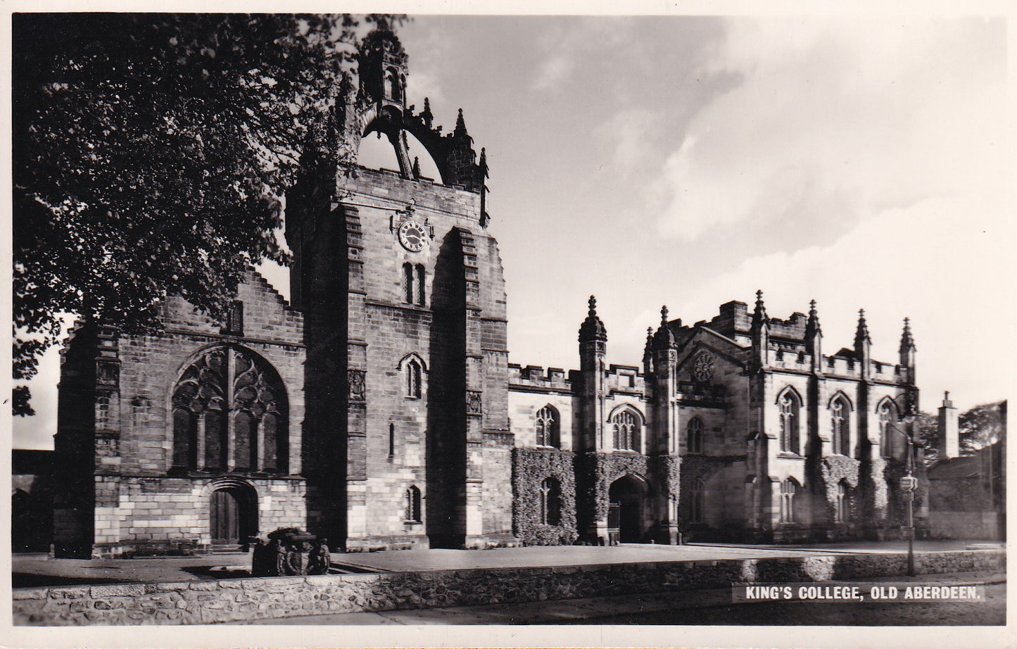 Postcard - King's College, Old Aberdeen, Aberdeenshire, Scotland - RPPC - Unposted