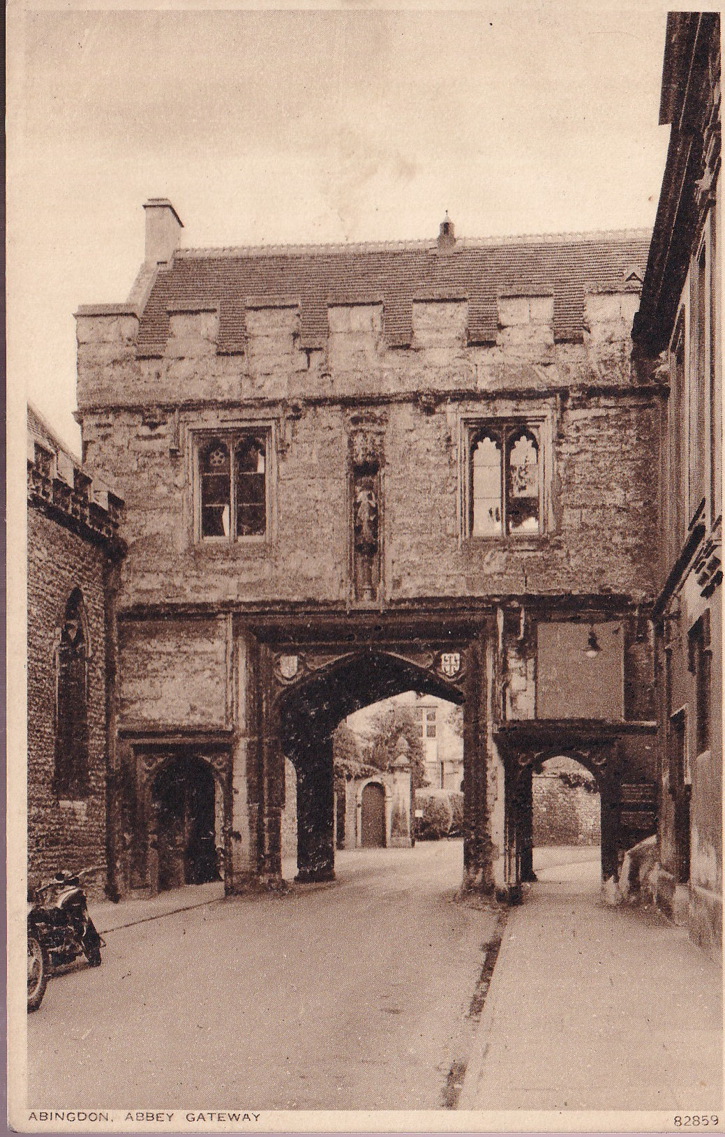 Postcard - Abbey Gateway, Abingdon, Oxfordshire, England - Printed - Unposted