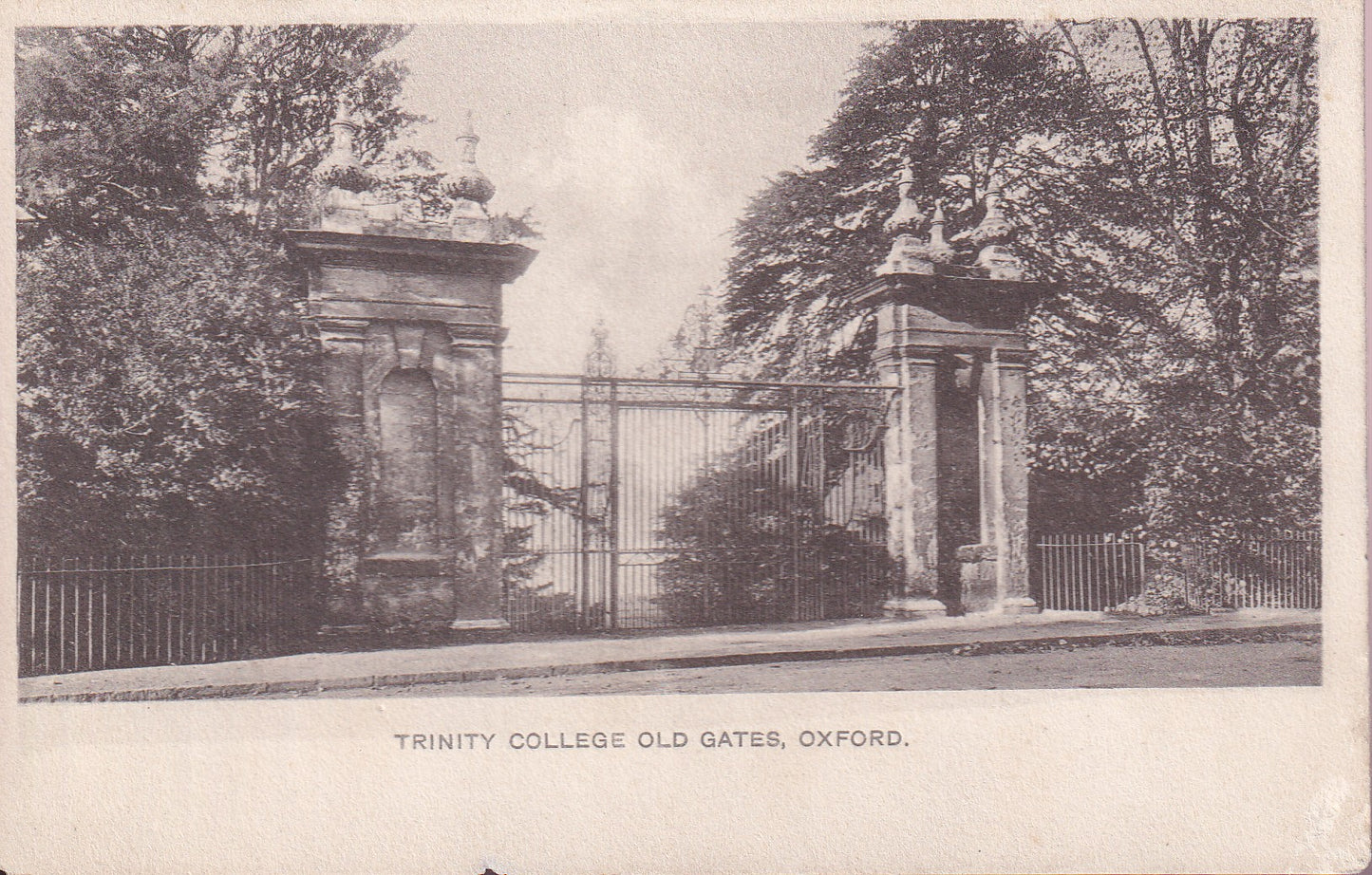 Postcard - Trinity College Old Gates, Oxford, Oxfordshire, England - Printed - Unposted
