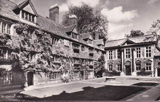 Postcard - Edmund Hall, Oxford, Oxfordshire, England - RPPC - Unposted