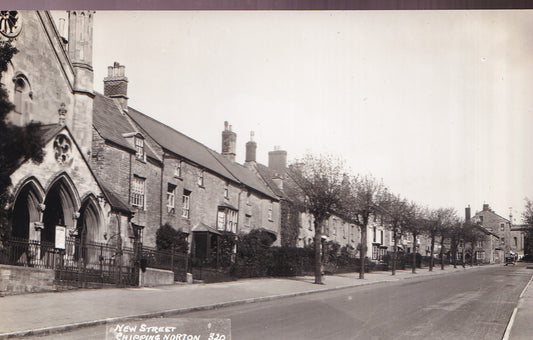 Postcard - New Street, Chipping Norton, Oxfordshire, England - RPPC - Unposted