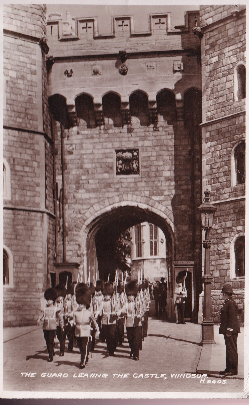Postcard - The Guard Leaving The Castle, Windsor, Berkshire, England - RPPC - Posted