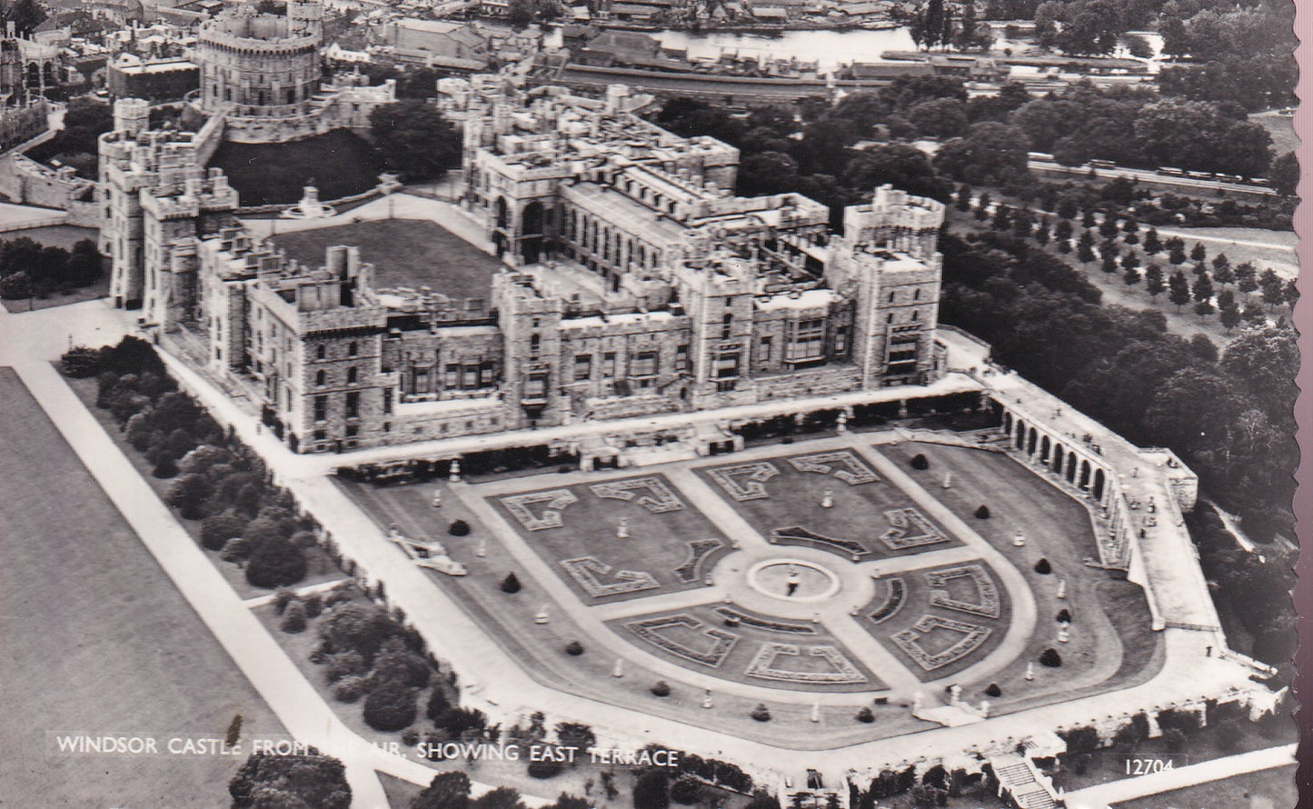 Postcard - Windsor Castle showing East Terrace, Windsor, Berkshire, England - RPPC - Unposted