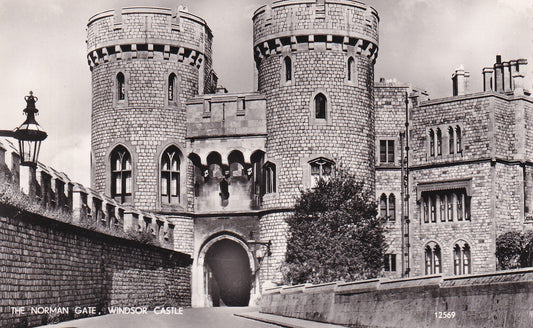 Postcard - The Norman Gate, Windsor Castle, Windsor, Berkshire, England - RPPC - Unposted