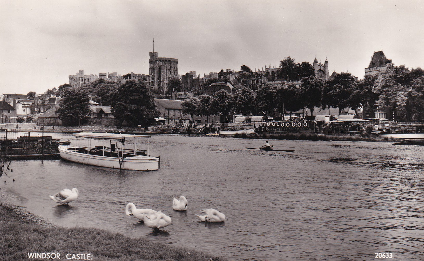Postcard - Windsor Castle, Windsor, Berkshire, England - RPPC - Unposted