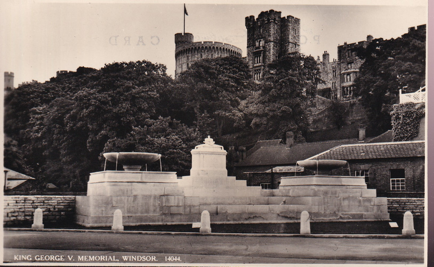 Postcard - King George V Memorial, Windsor Castle, Windsor, Berkshire, England - RPPC - Unposted